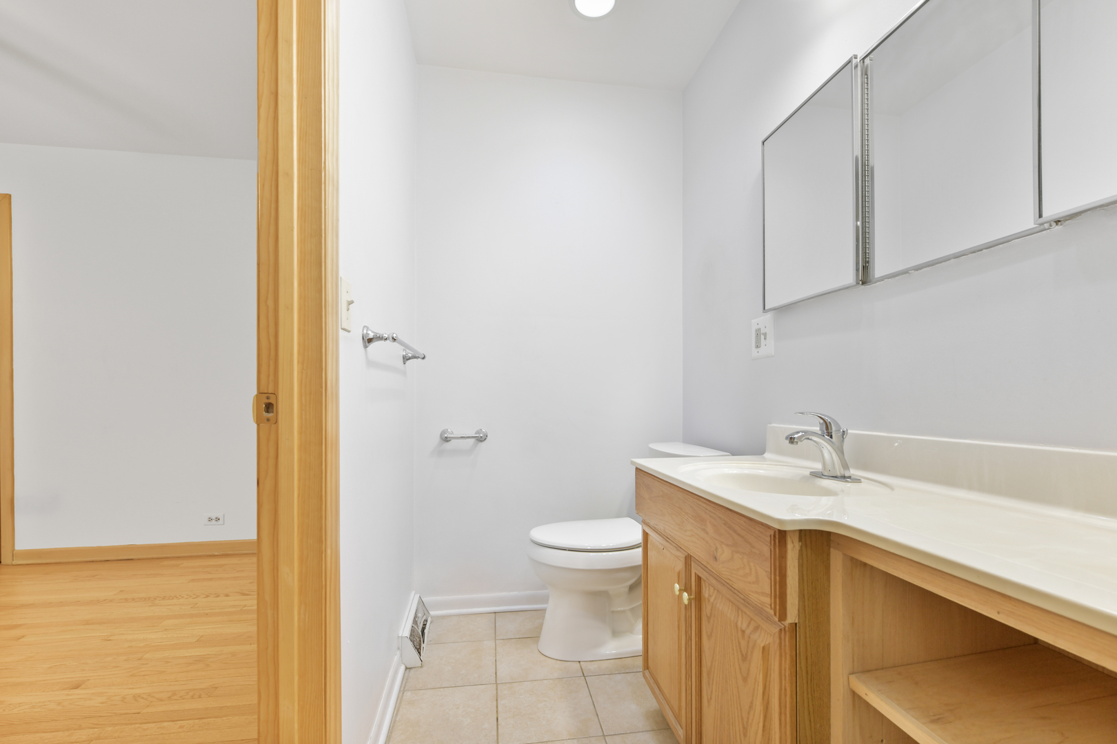 1713 W MARTHA Lane