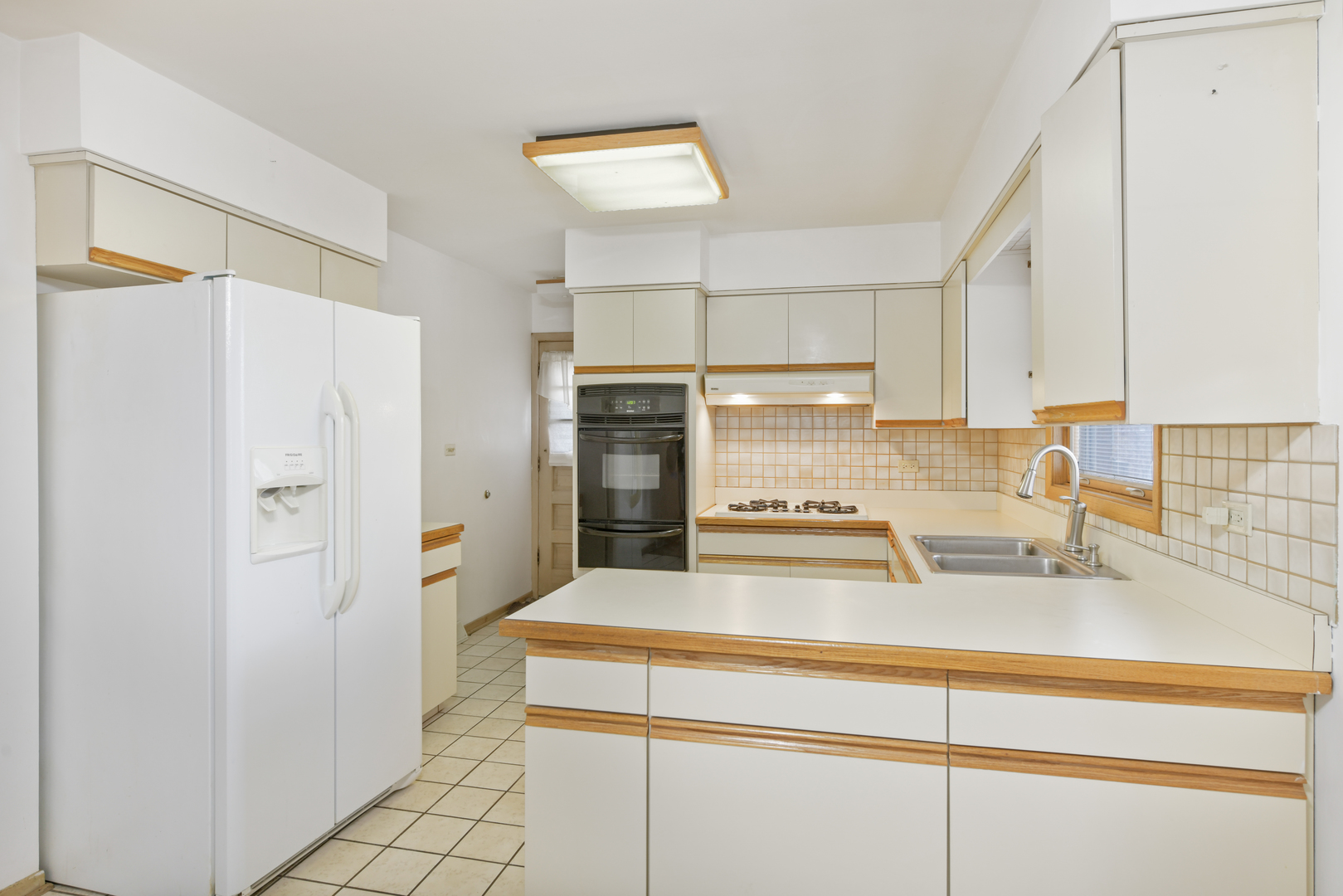 1713 W MARTHA Lane