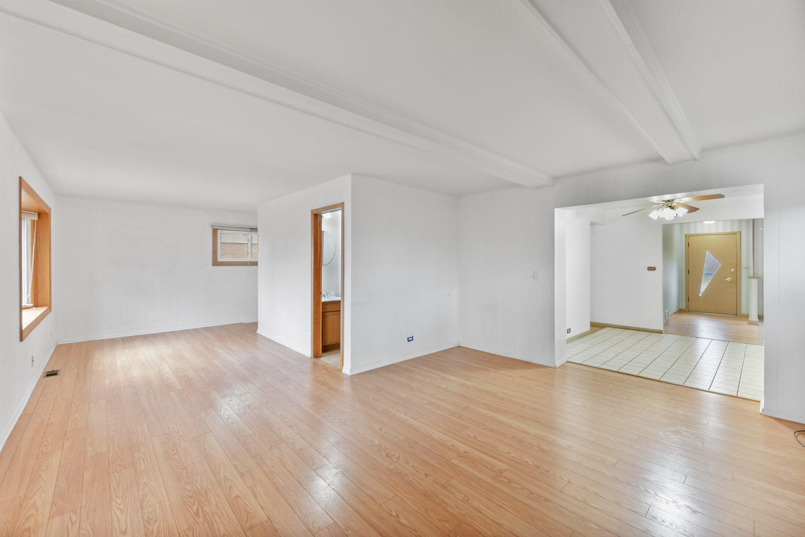1713 W MARTHA Lane