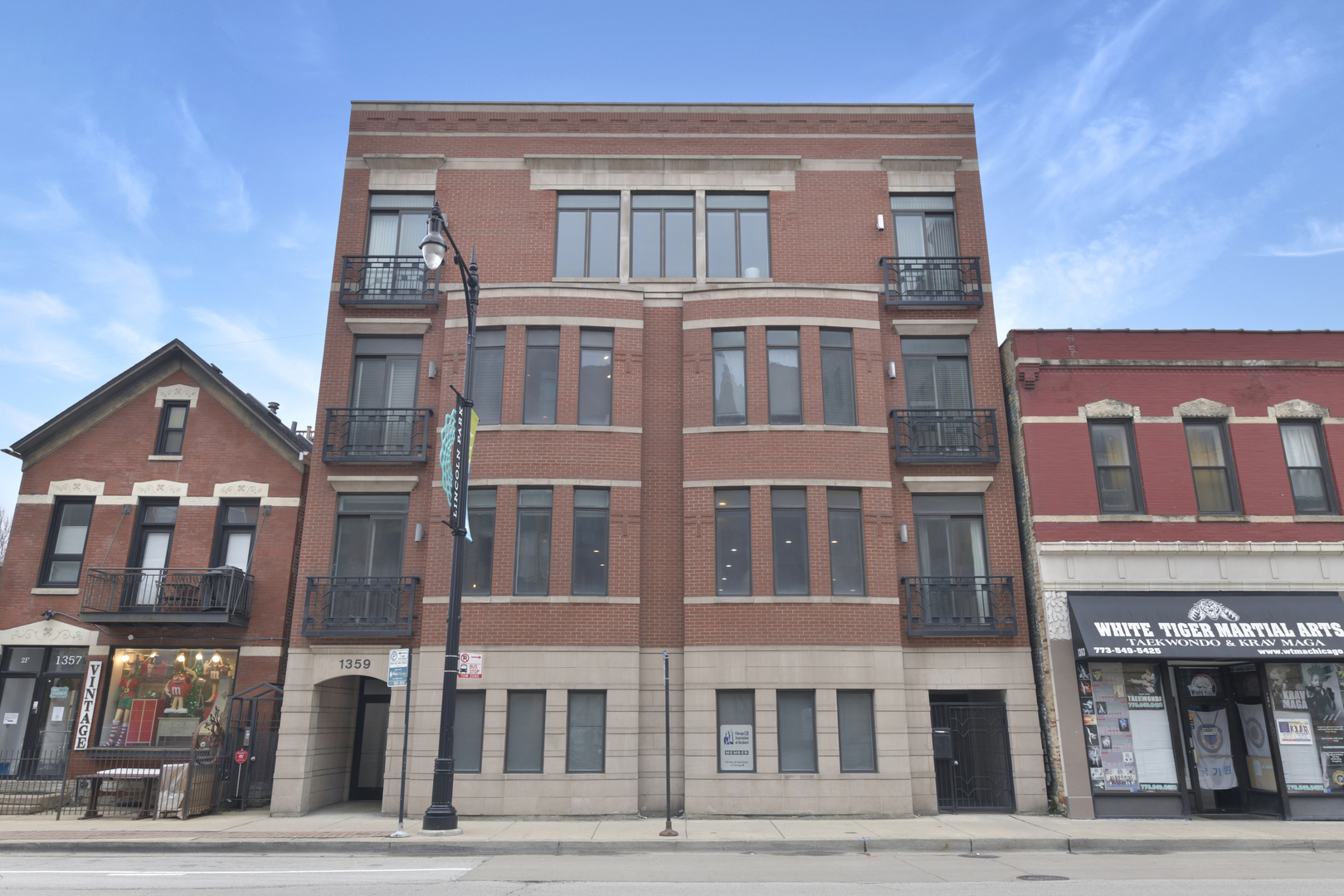 1359 W FULLERTON Avenue Unit: 2W