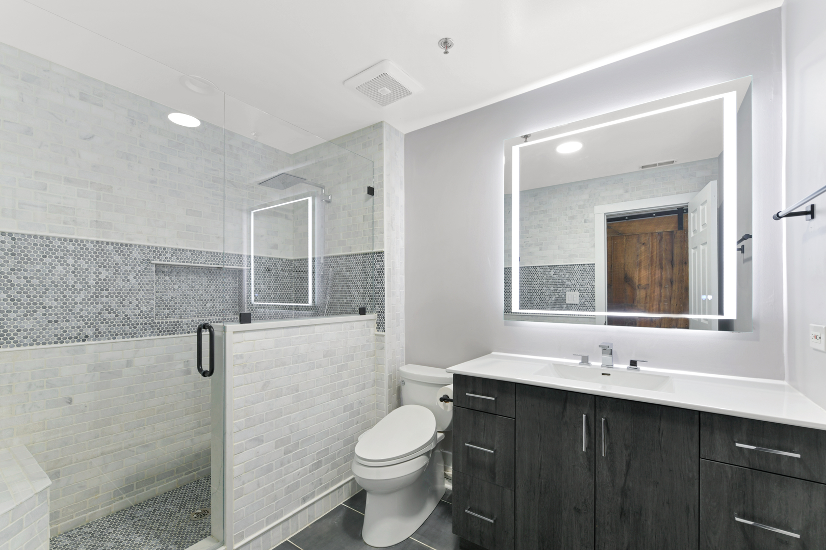 525 W Superior Street Unit: 232