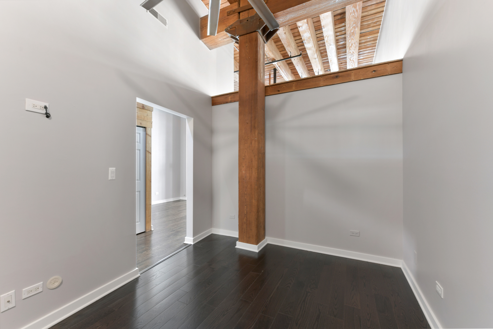 525 W Superior Street Unit: 232