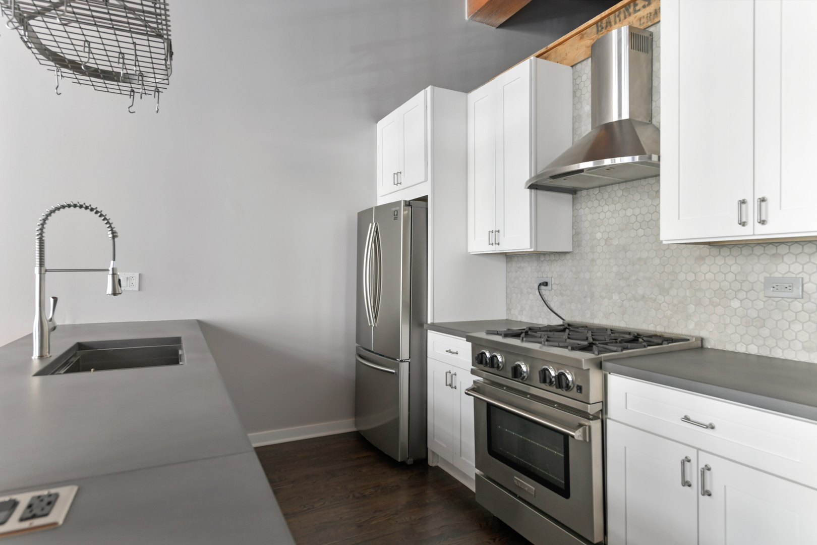525 W Superior Street Unit: 232