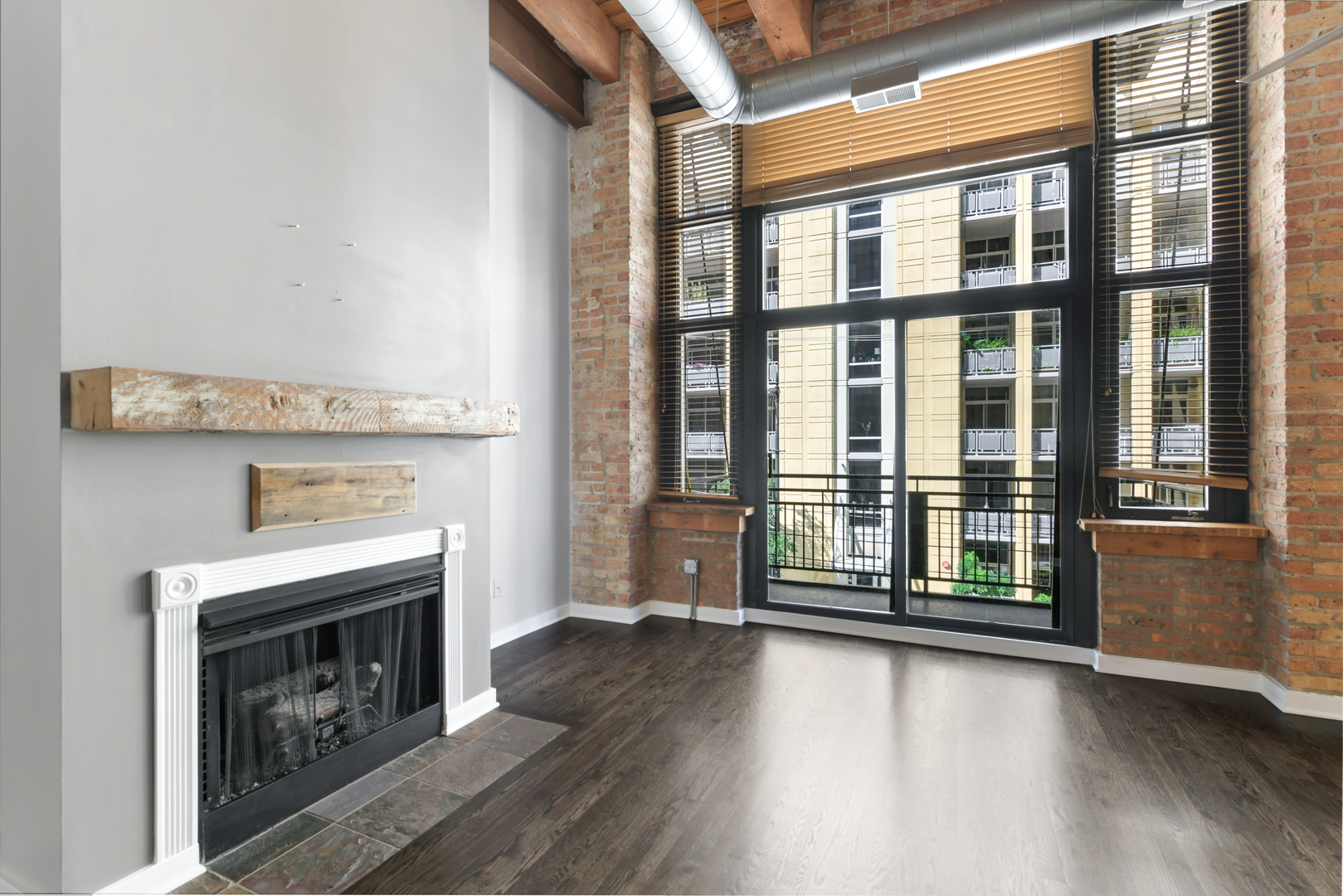 525 W Superior Street Unit: 232
