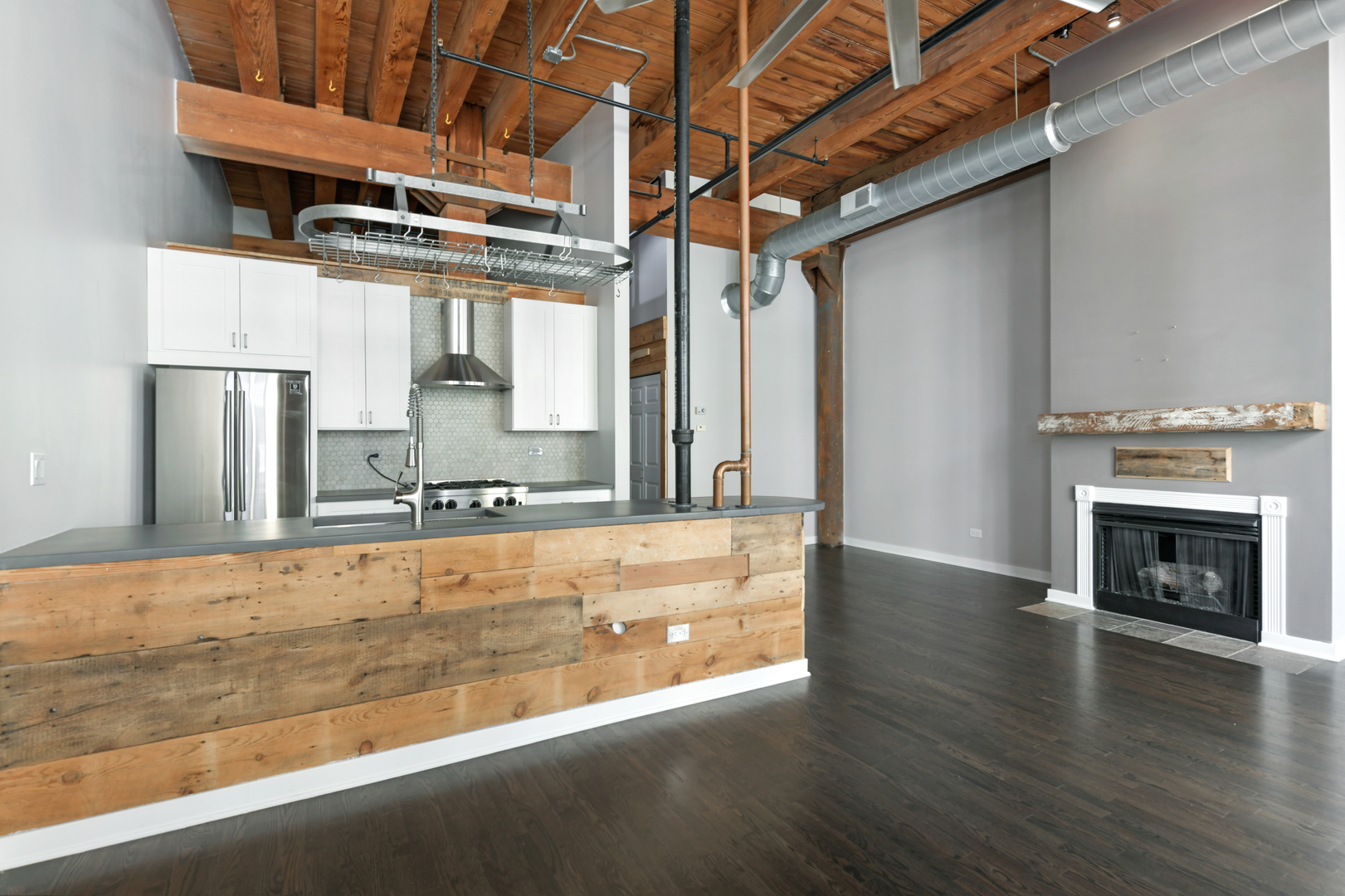 525 W Superior Street Unit: 232