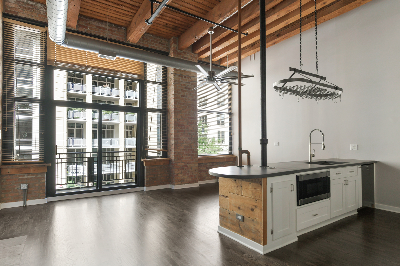 525 W Superior Street Unit: 232