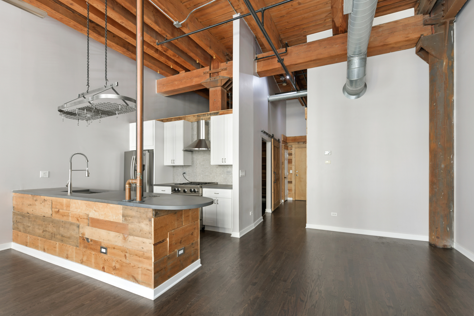 525 W Superior Street Unit: 232