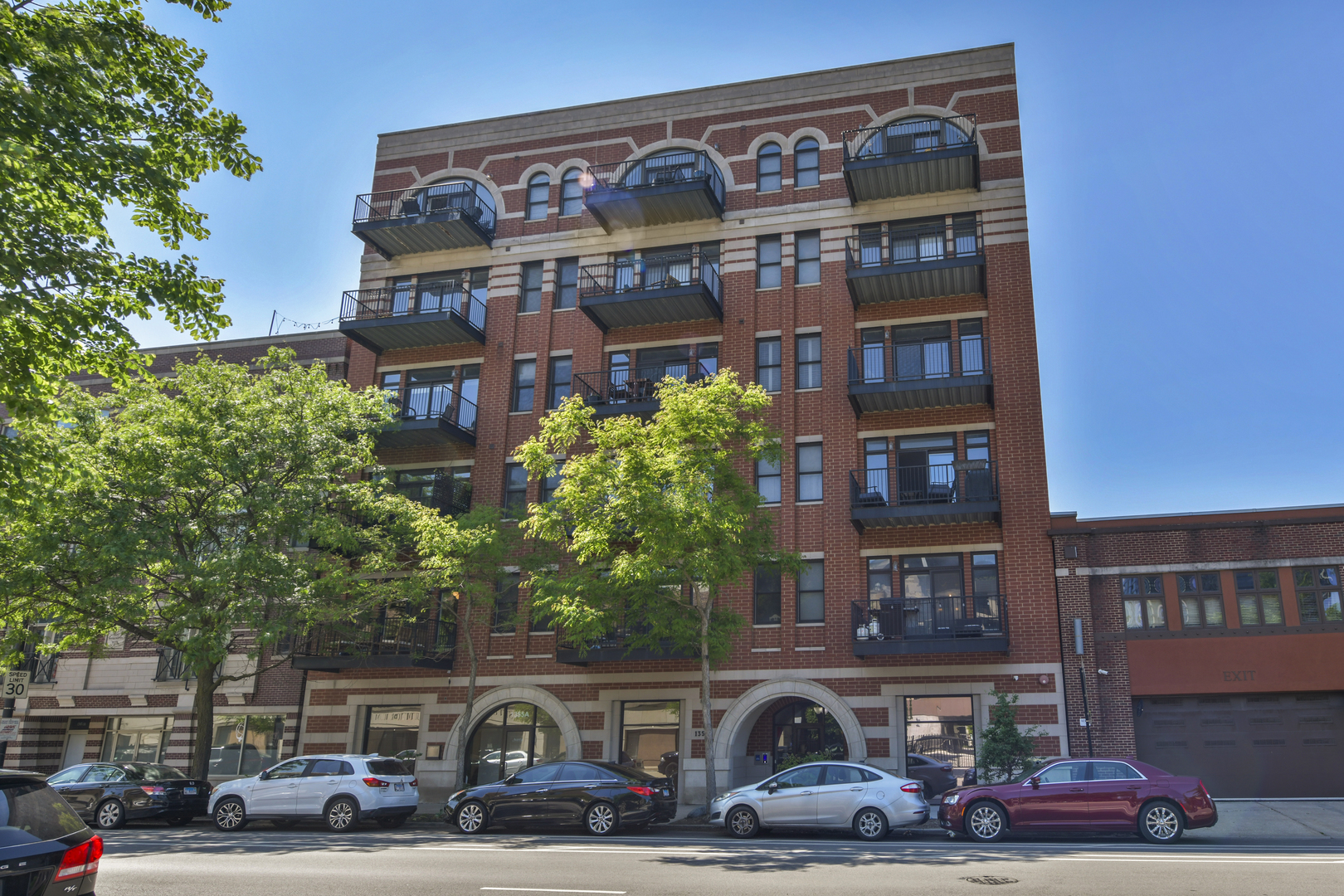 1355 W Washington Boulevard Unit: 2B