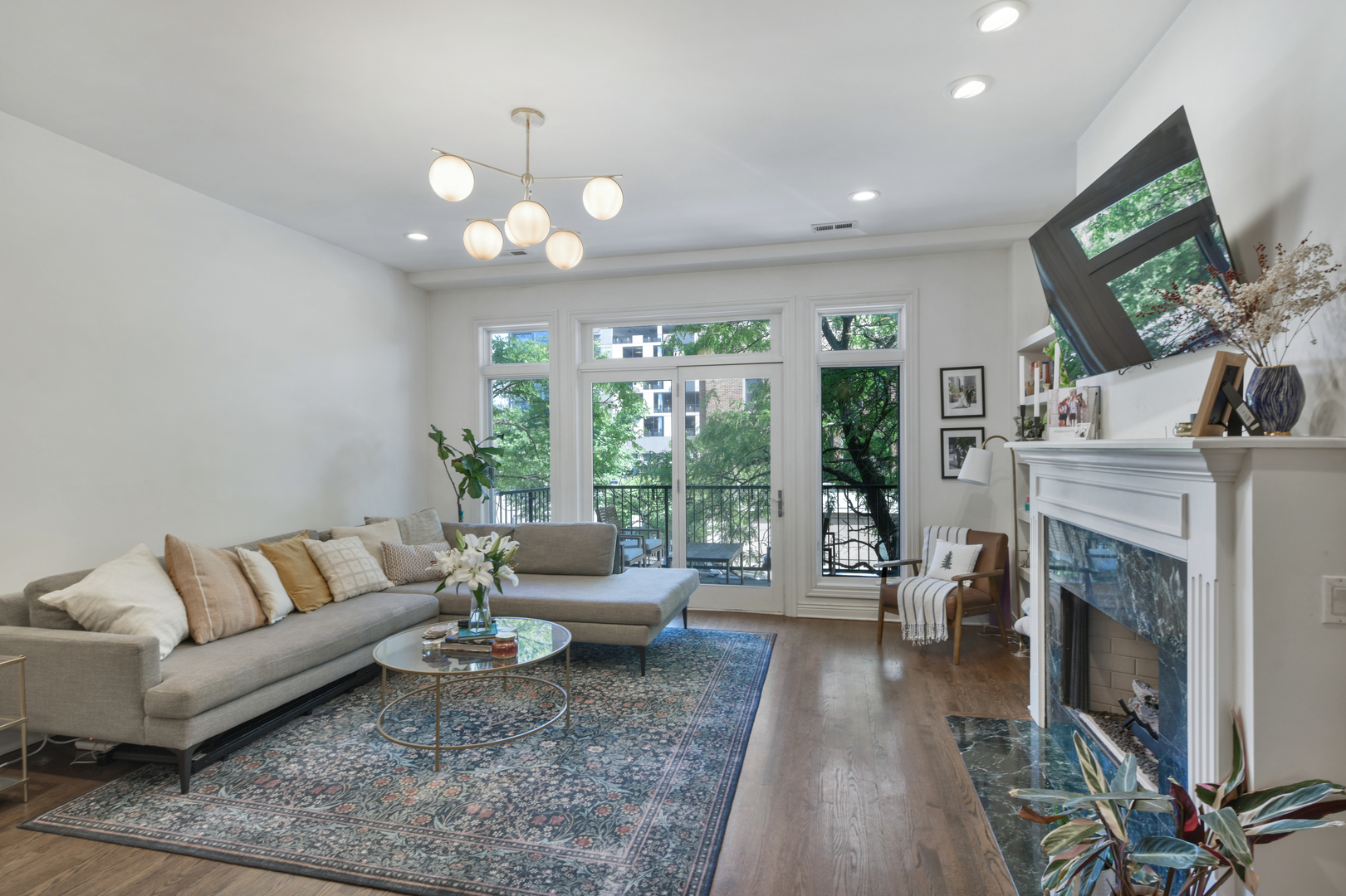 1355 W Washington Boulevard Unit: 2B