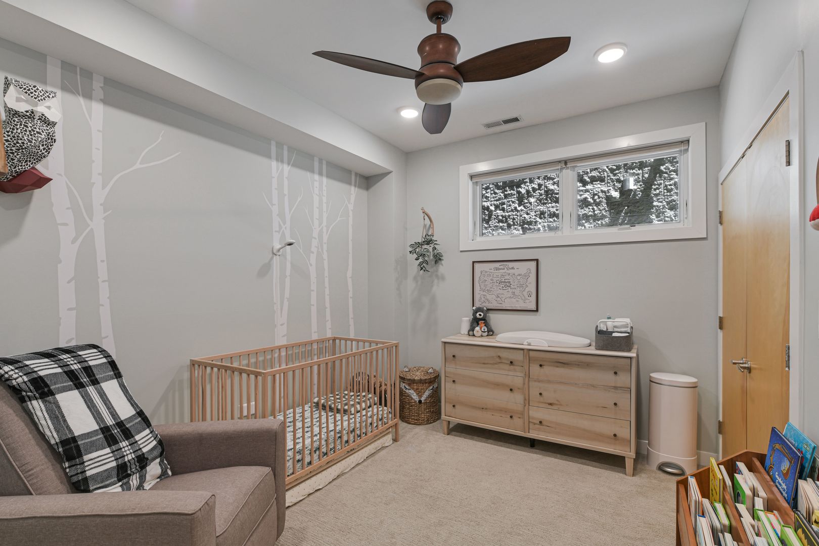 2862 W Lyndale Street Unit: 1E