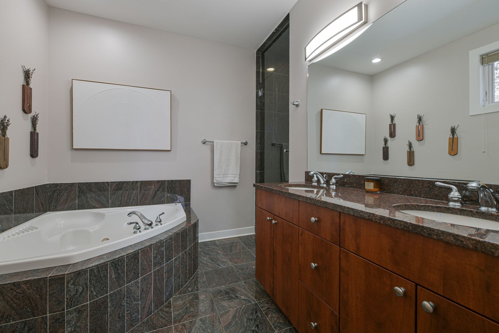 2862 W Lyndale Street Unit: 1E