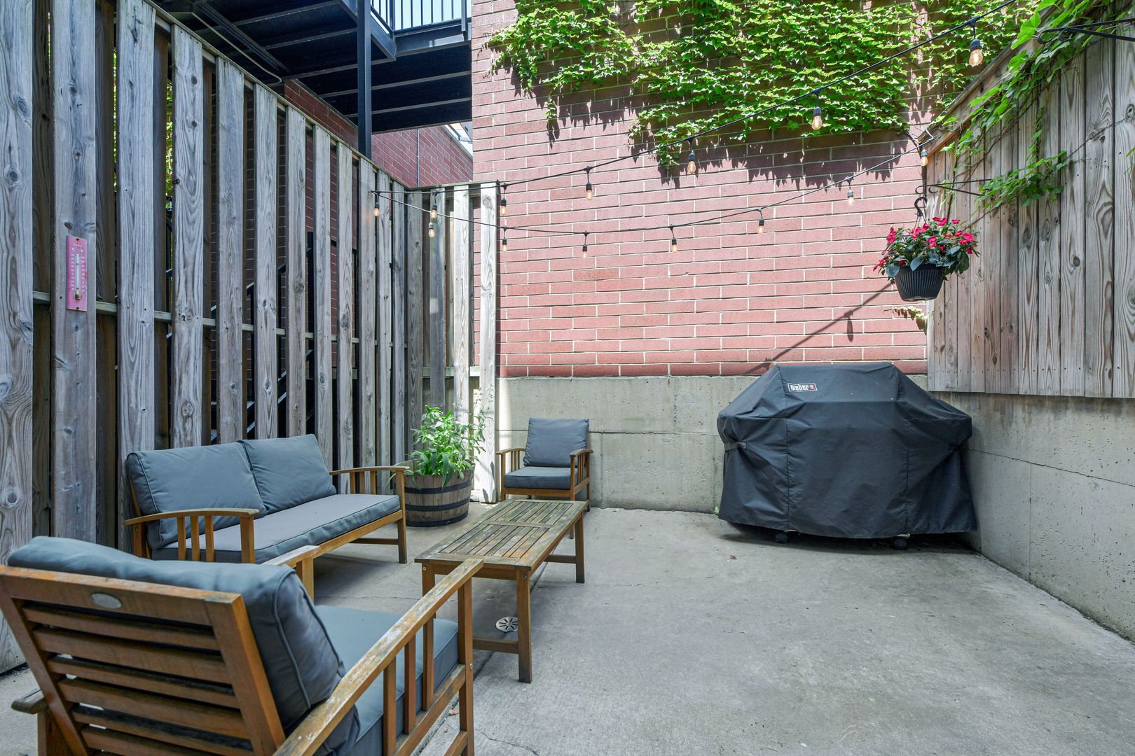2862 W Lyndale Street Unit: 1E