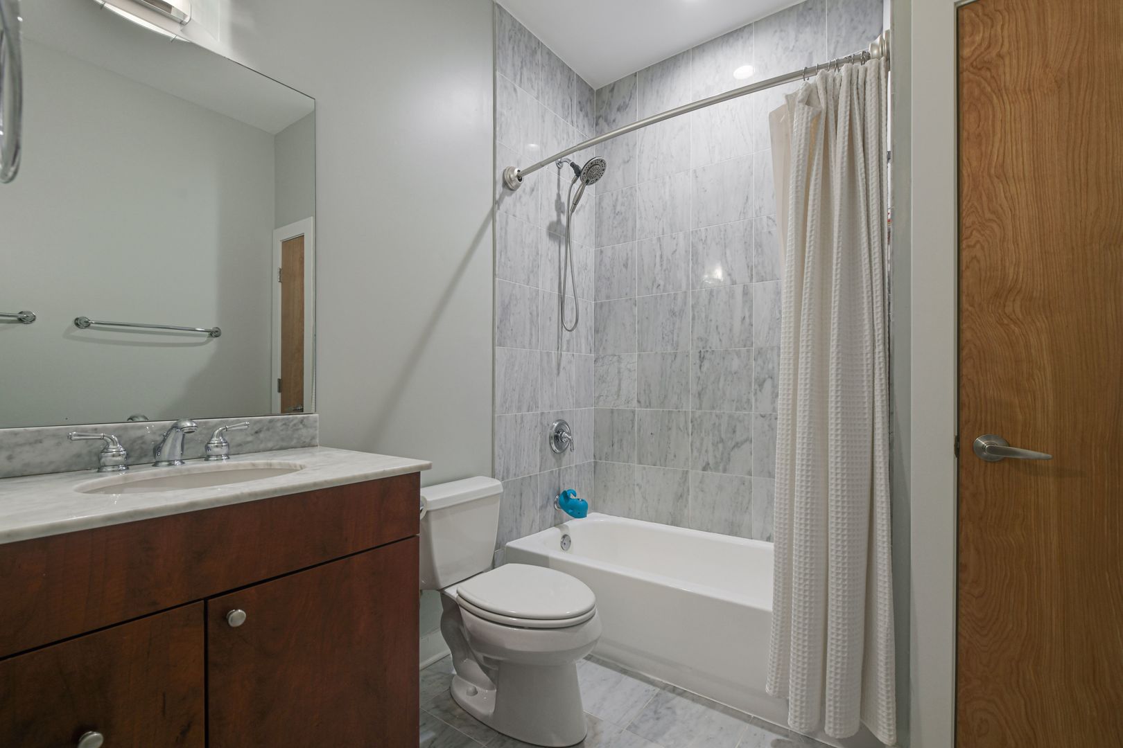 2862 W Lyndale Street Unit: 1E