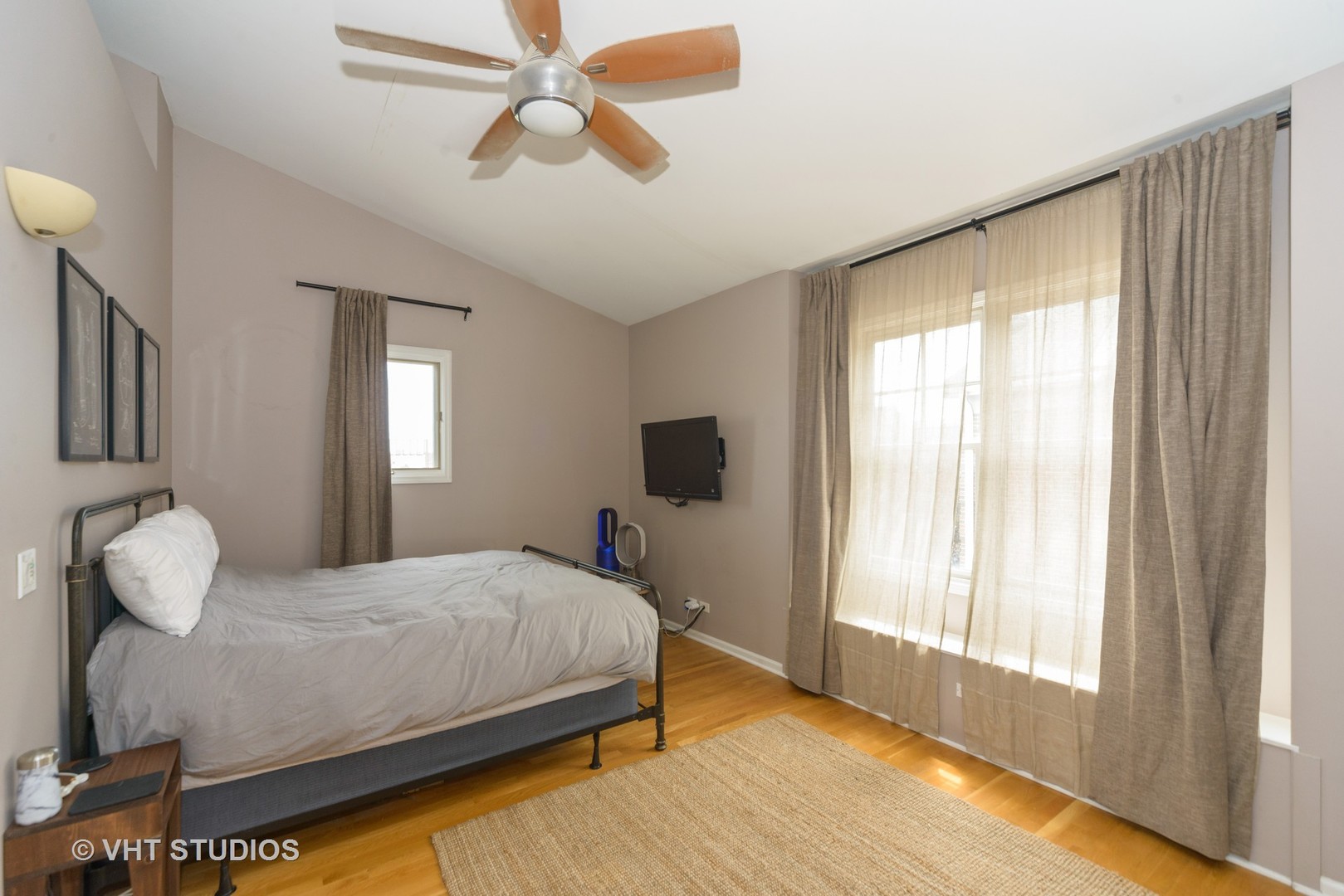 2140 N WINCHESTER Avenue Unit: 1