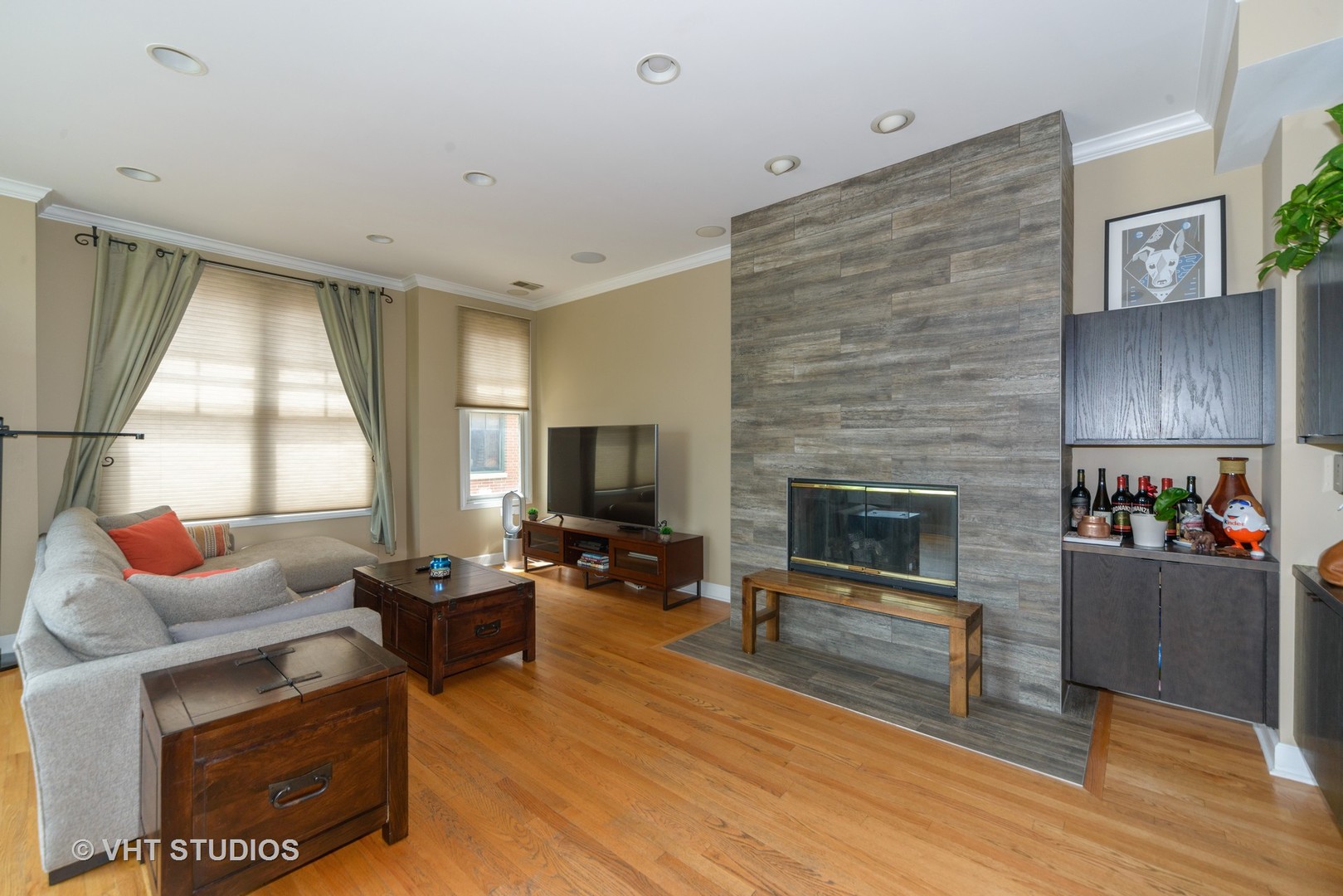 2140 N WINCHESTER Avenue Unit: 1