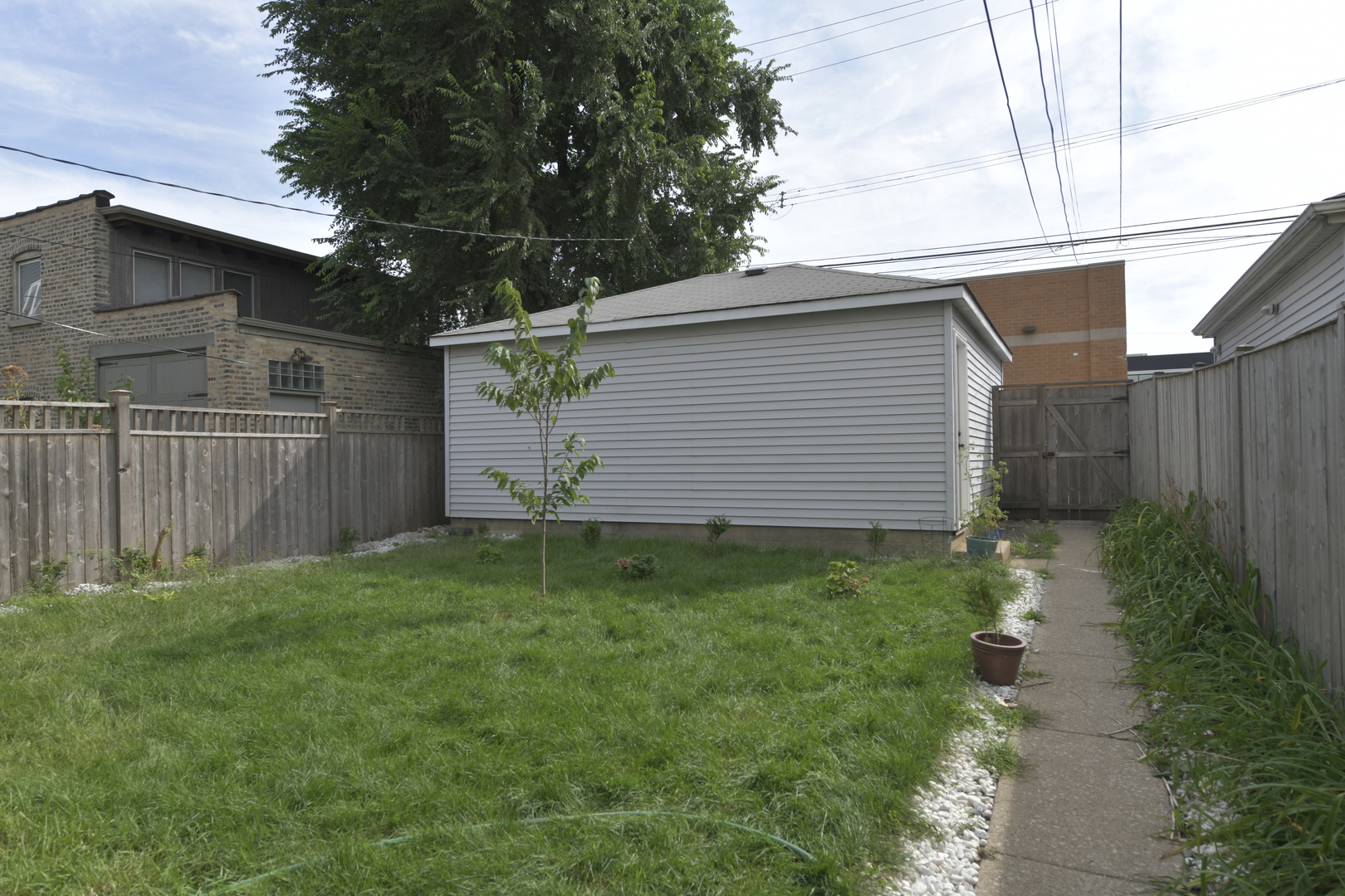 2735 N Mozart Street Unit: GARDEN