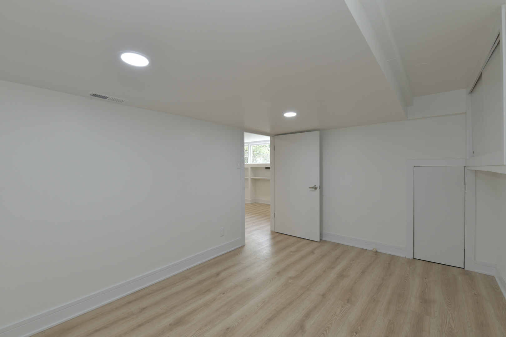 2735 N Mozart Street Unit: GARDEN