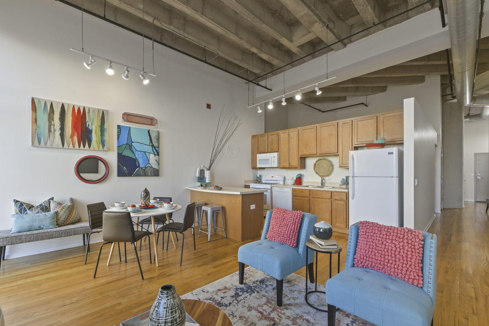 1645 W Ogden Avenue Unit: 526