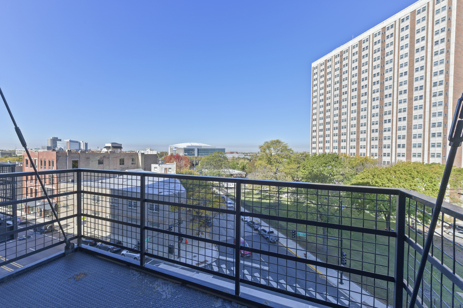 1645 W Ogden Avenue Unit: 526