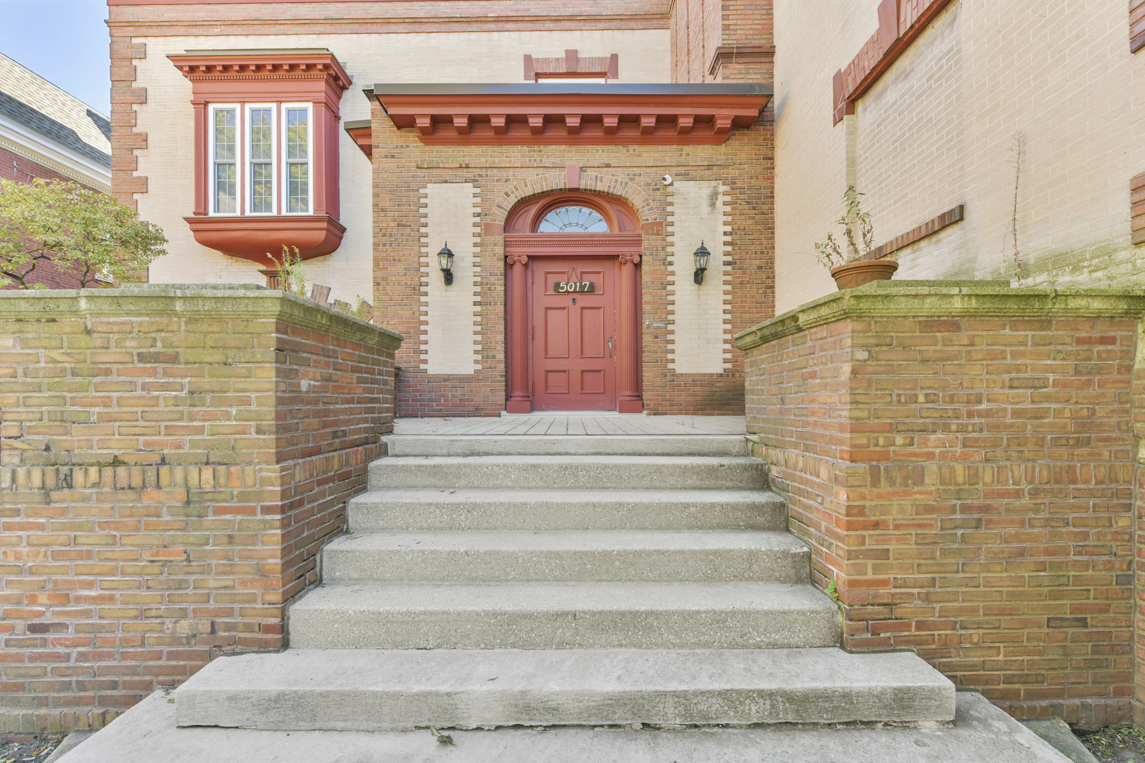 5017 S Greenwood Avenue