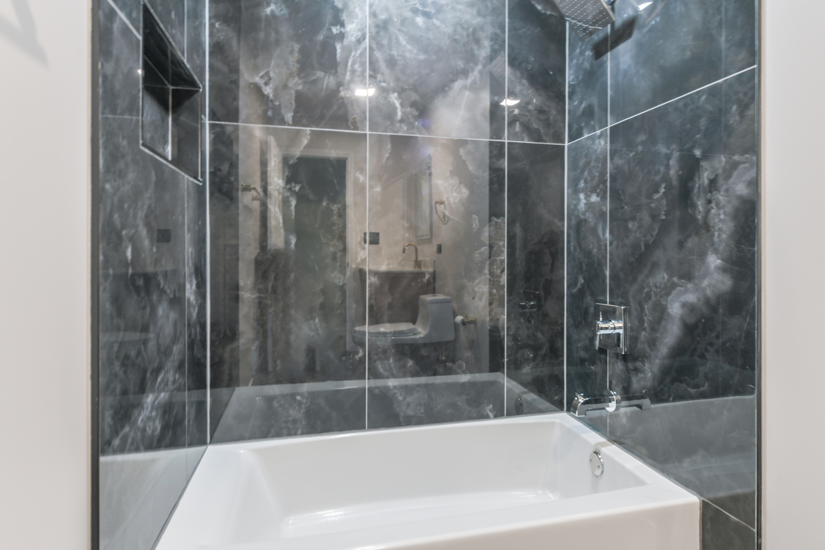 2735 N Mozart Avenue Unit: 2