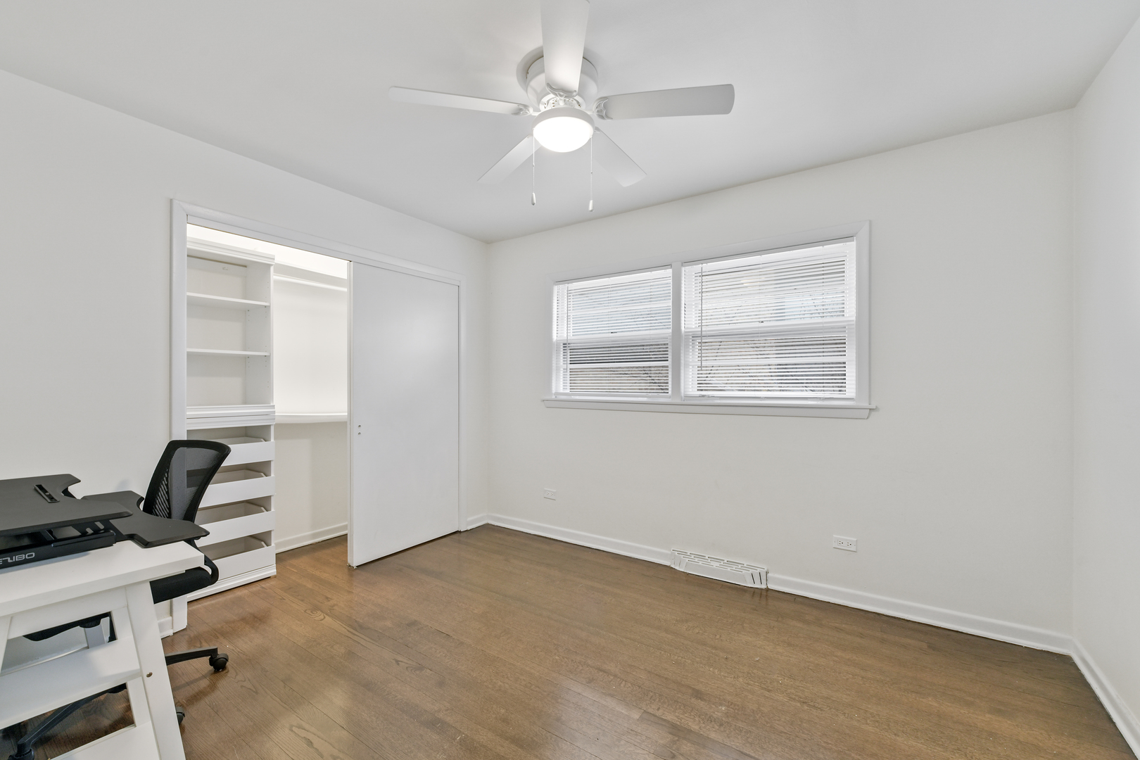 2735 N Mozart Avenue Unit: 1