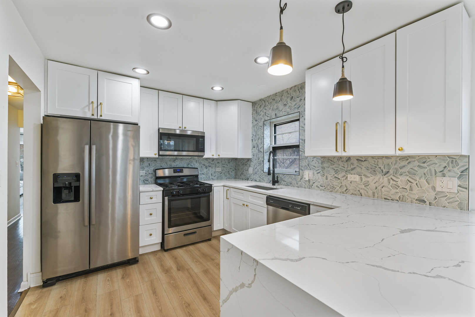 2735 N Mozart Avenue Unit: 1