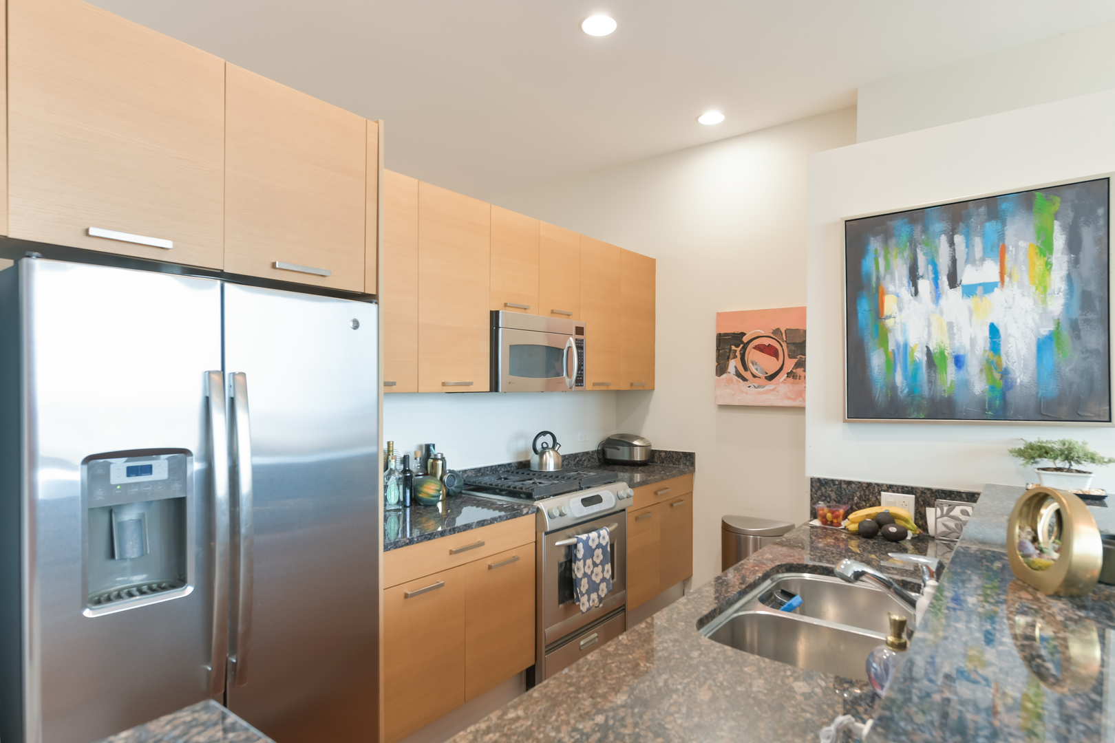 500 W SUPERIOR Street Unit: 2106