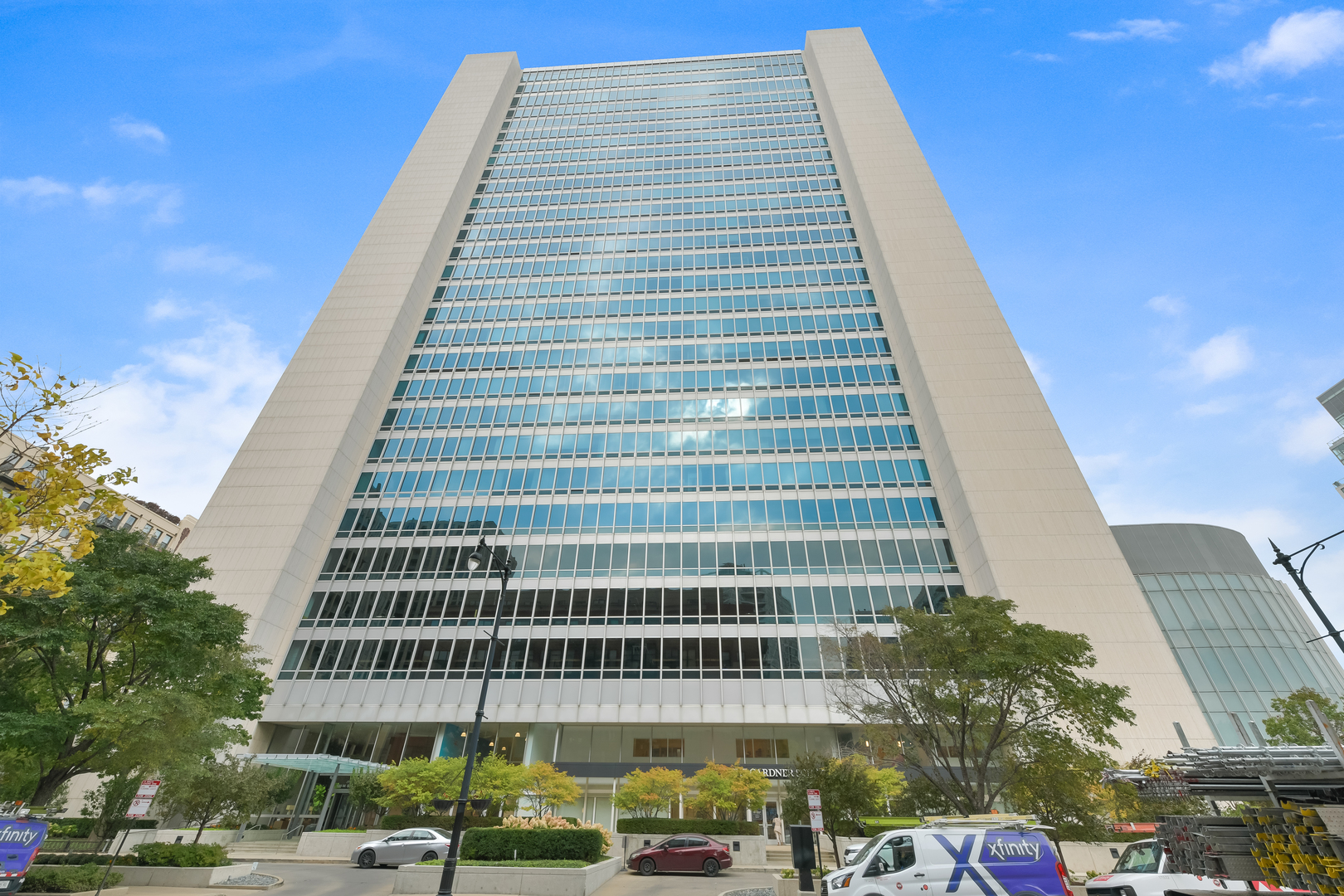 500 W SUPERIOR Street Unit: 2106