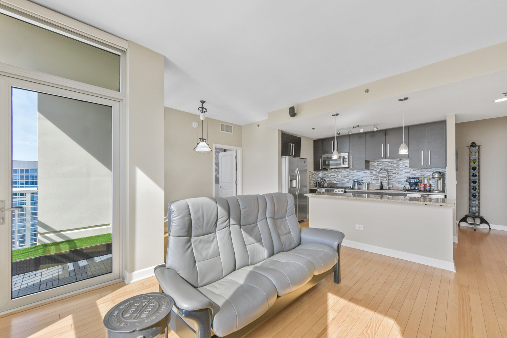 1400 S Michigan Avenue Unit: 2210