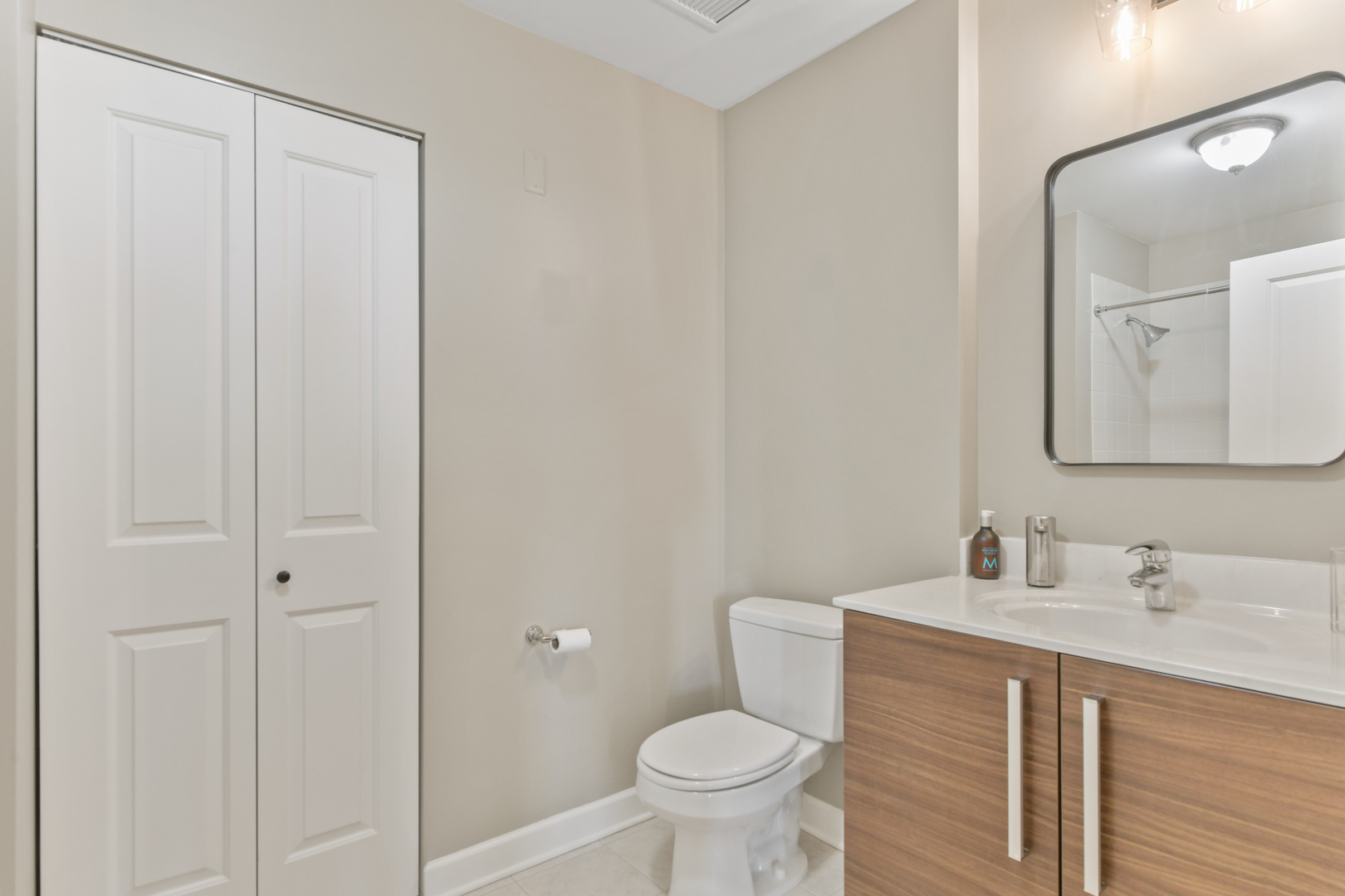 1400 S Michigan Avenue Unit: 2210
