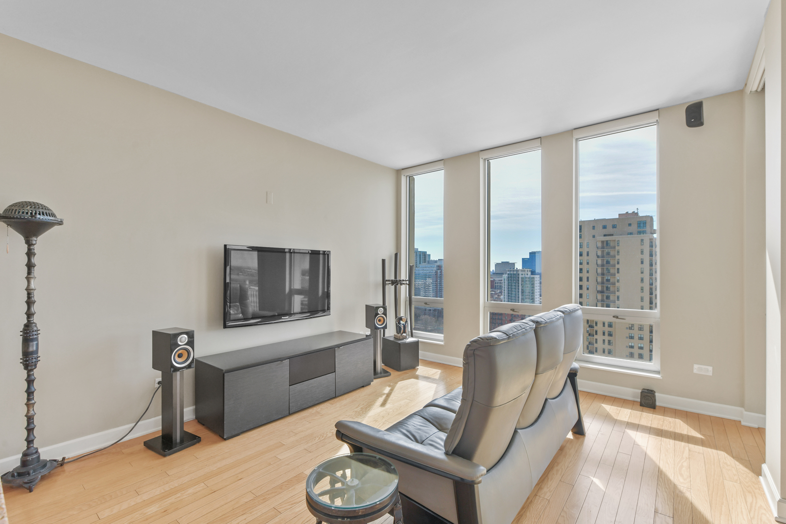 1400 S Michigan Avenue Unit: 2210