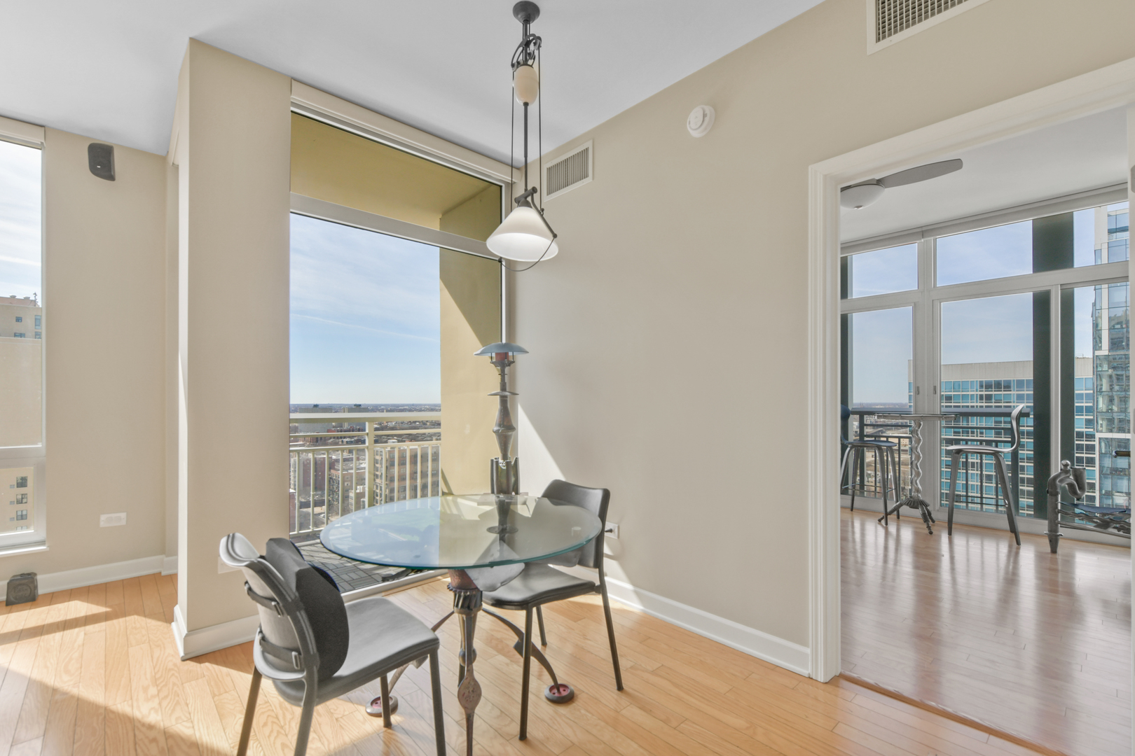 1400 S Michigan Avenue Unit: 2210
