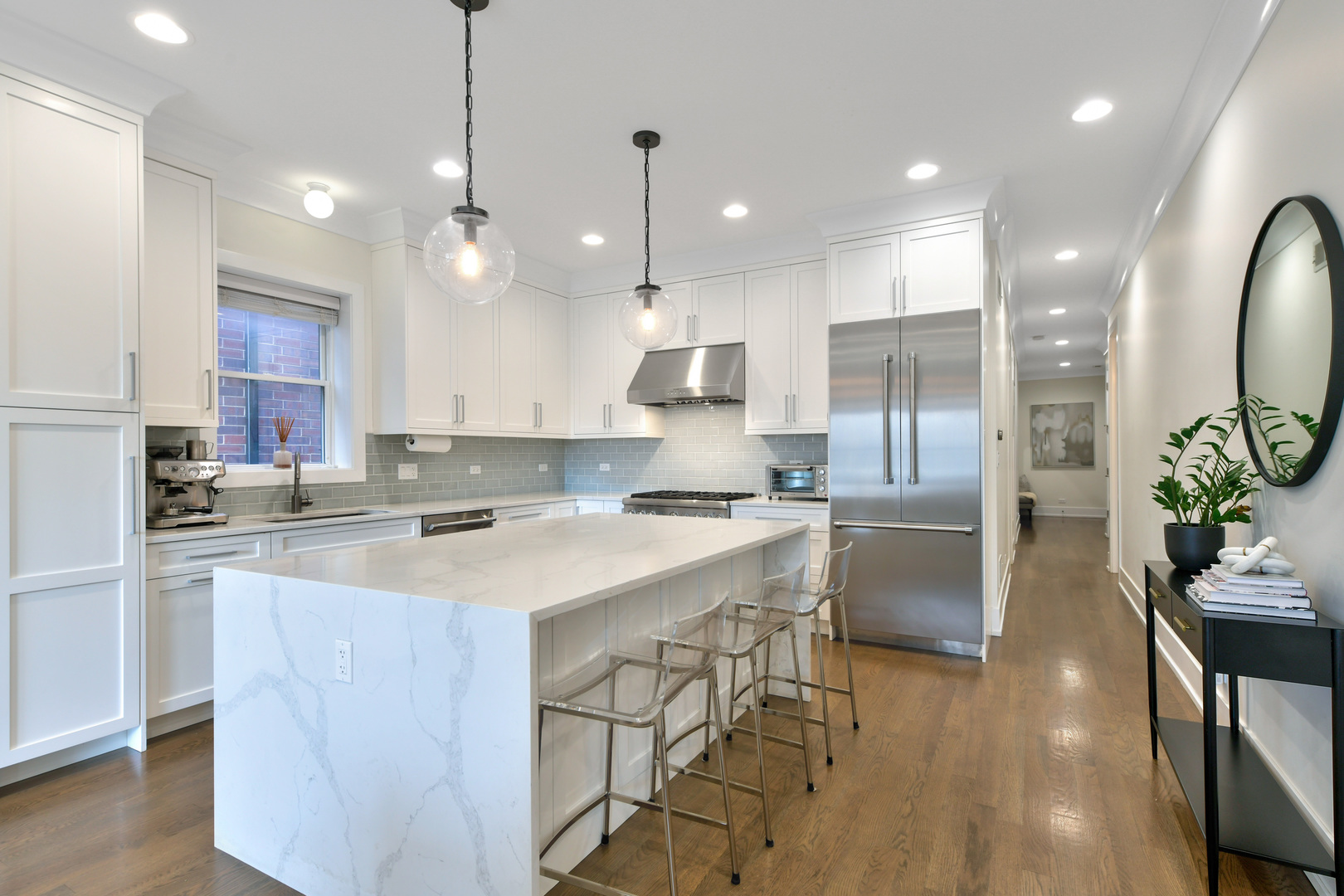 2024 W LeMoyne Street Unit: 2W