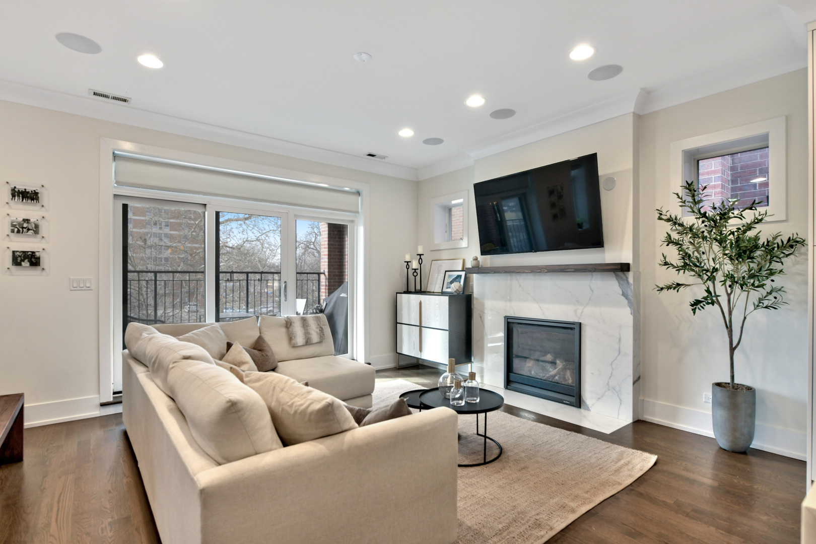 2024 W LeMoyne Street Unit: 2W