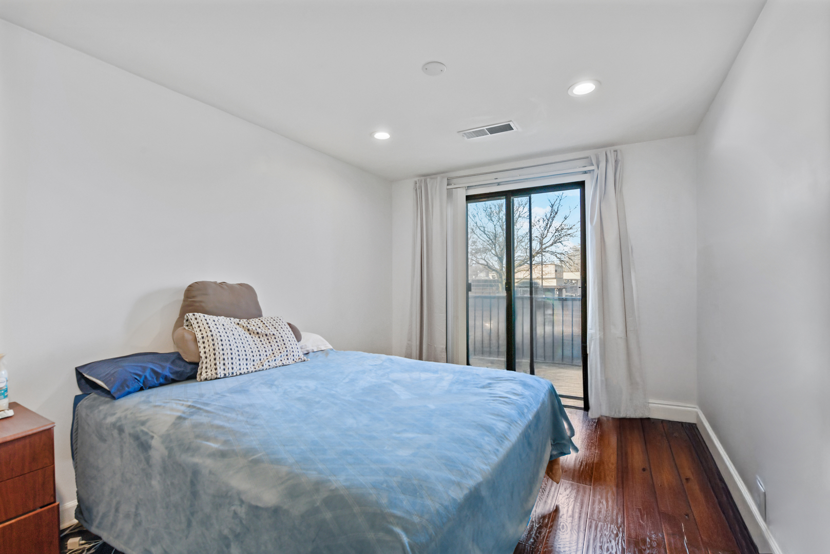 4601 W TOUHY Avenue Unit: 210
