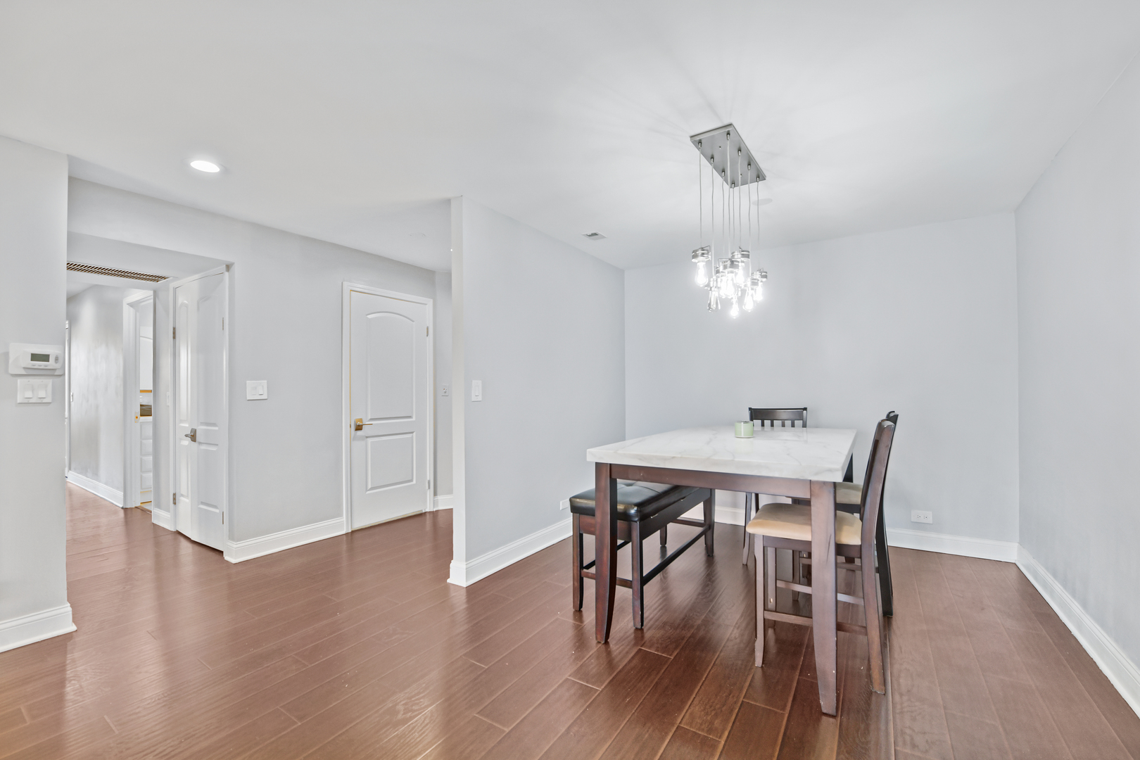 4601 W TOUHY Avenue Unit: 210