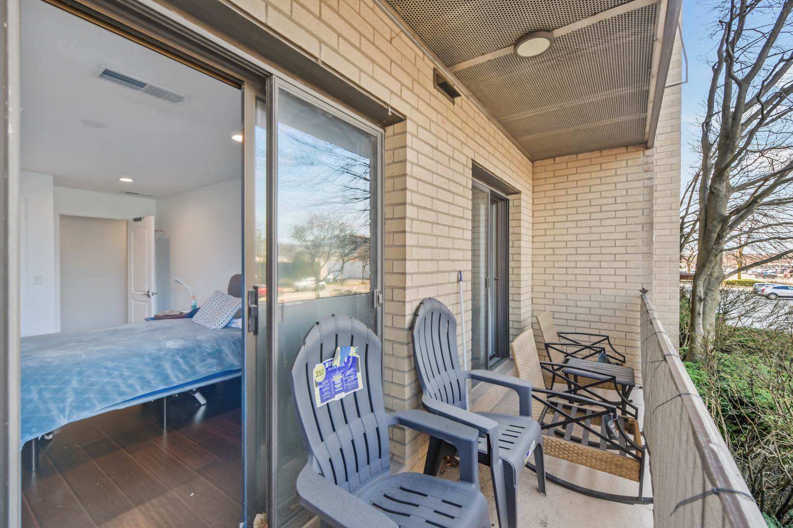 4601 W TOUHY Avenue Unit: 210