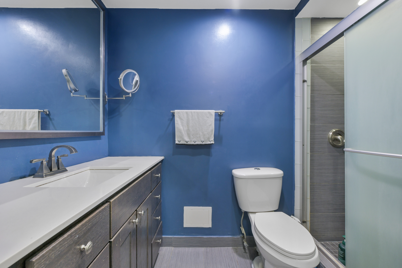 4601 W TOUHY Avenue Unit: 210