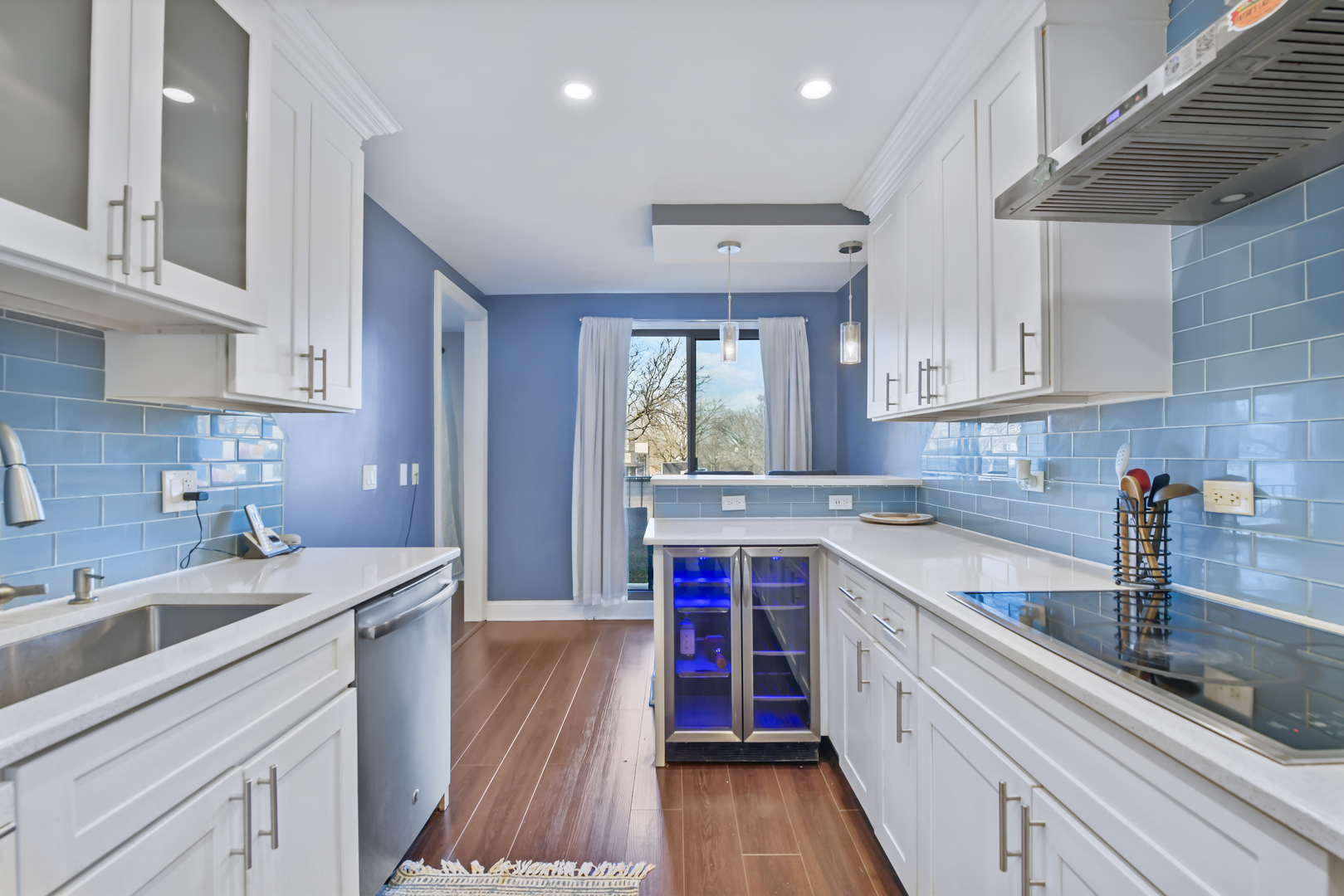 4601 W TOUHY Avenue Unit: 210