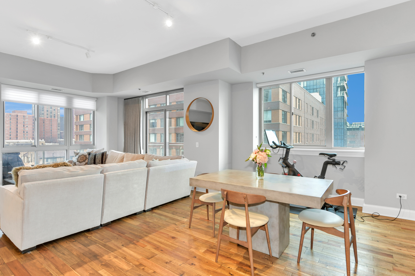 230 W Division Street Unit: 605