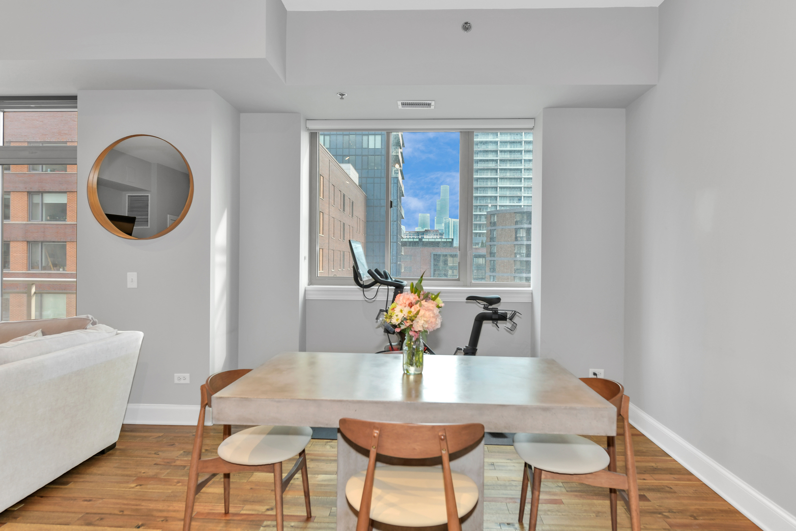 230 W Division Street Unit: 605