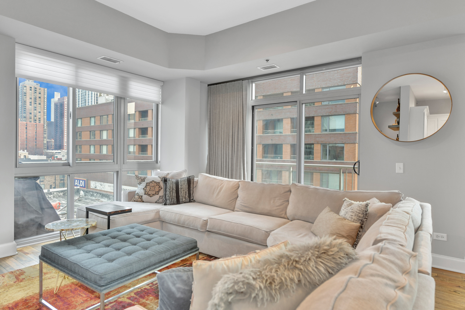 230 W Division Street Unit: 605
