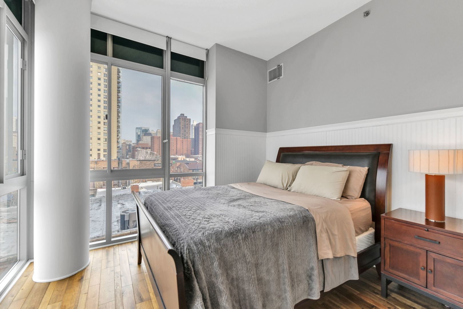 230 W Division Street Unit: 605