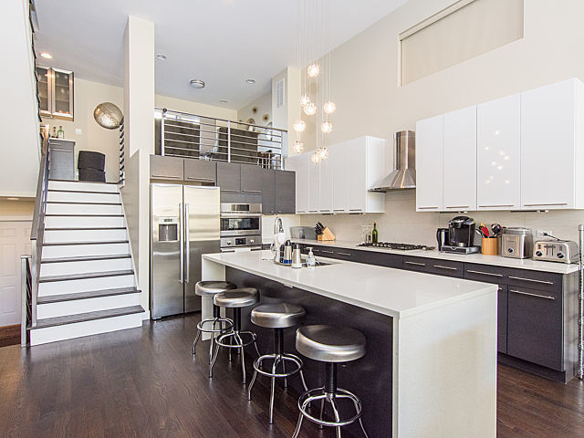 2036 W Huron Street