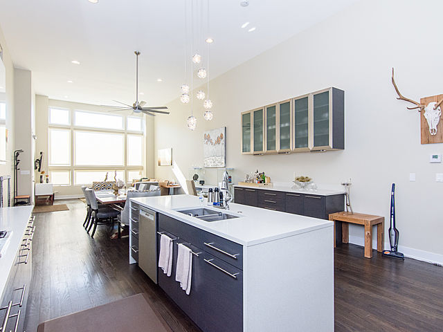 2036 W Huron Street