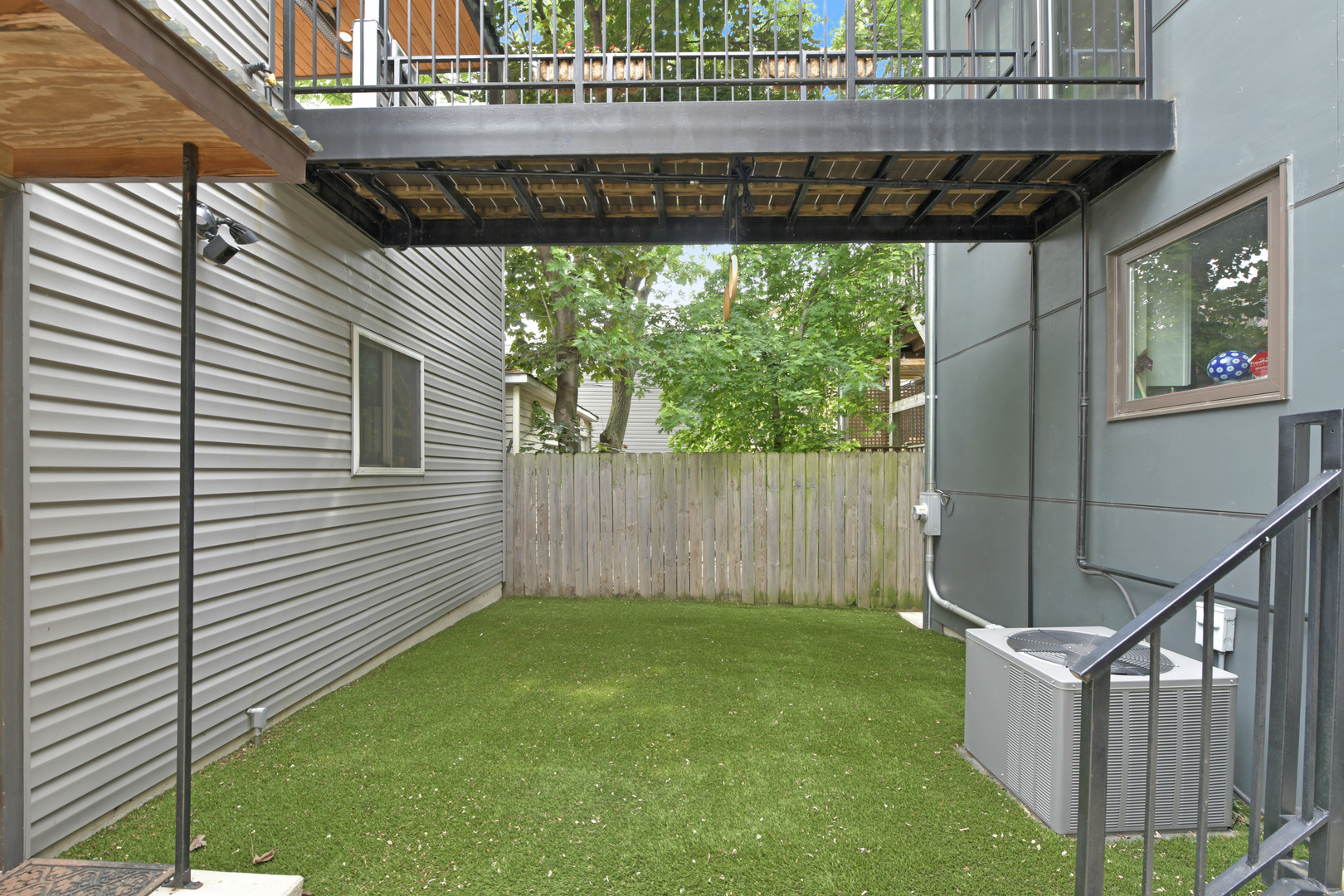 2036 W Huron Street