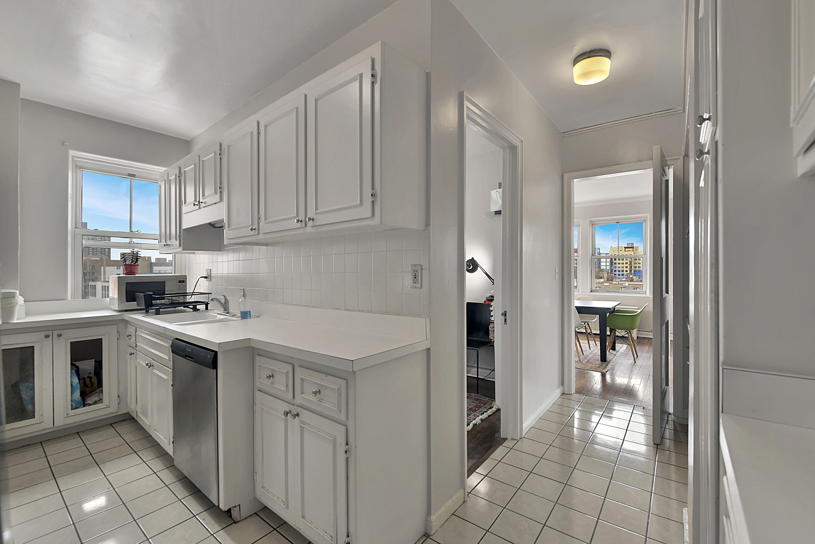 5555 N SHERIDAN Road Unit: 507