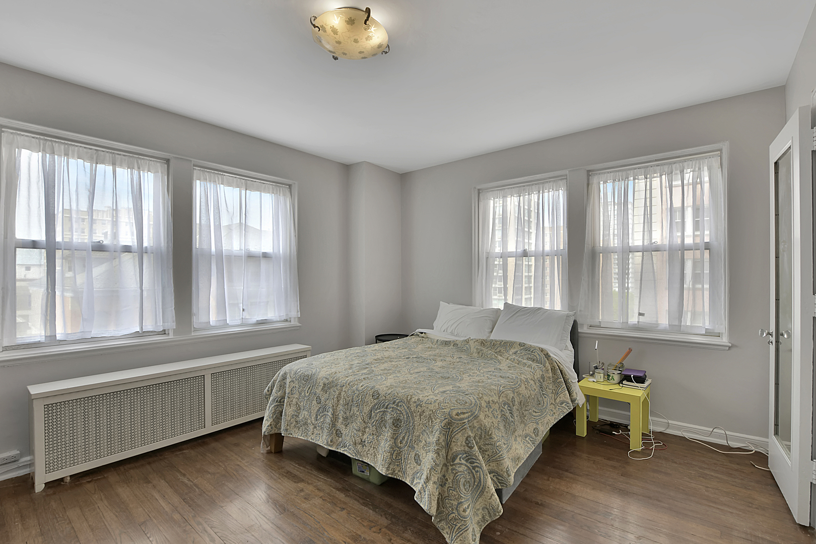 5555 N SHERIDAN Road Unit: 507