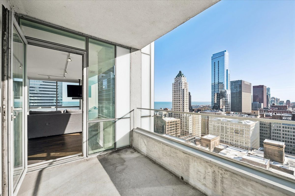 8 E RANDOLPH Street Unit: 3004
